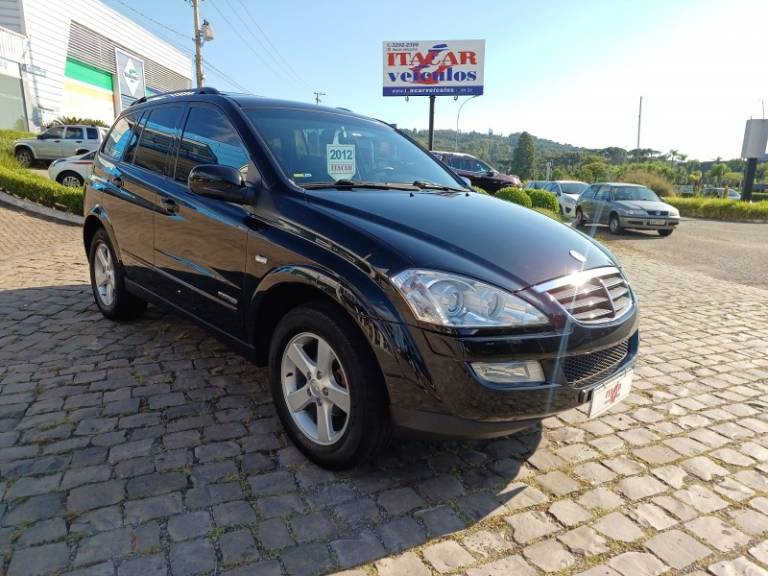 SSANGYONG - KYRON - 2011/2012 - Preta - R$ 48.000,00