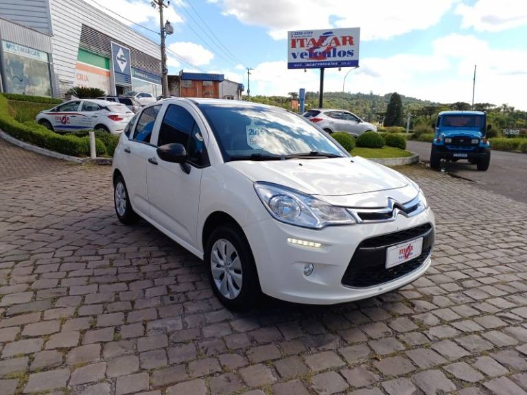 CITROËN - C3 - 2015/2015 - Branca - R$ 39.000,00