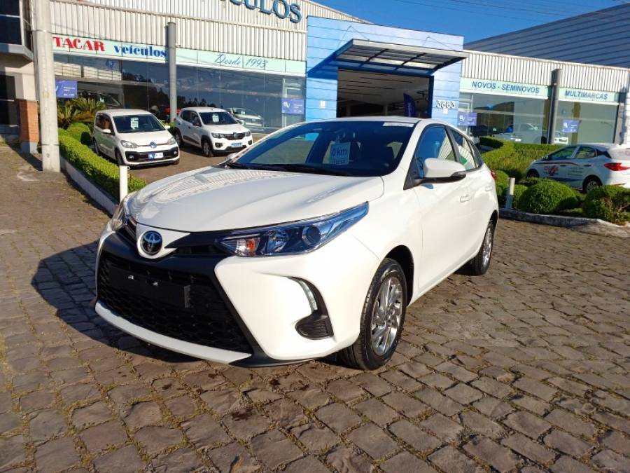 TOYOTA - YARIS - 2024/2025 - Branca - Sob Consulta