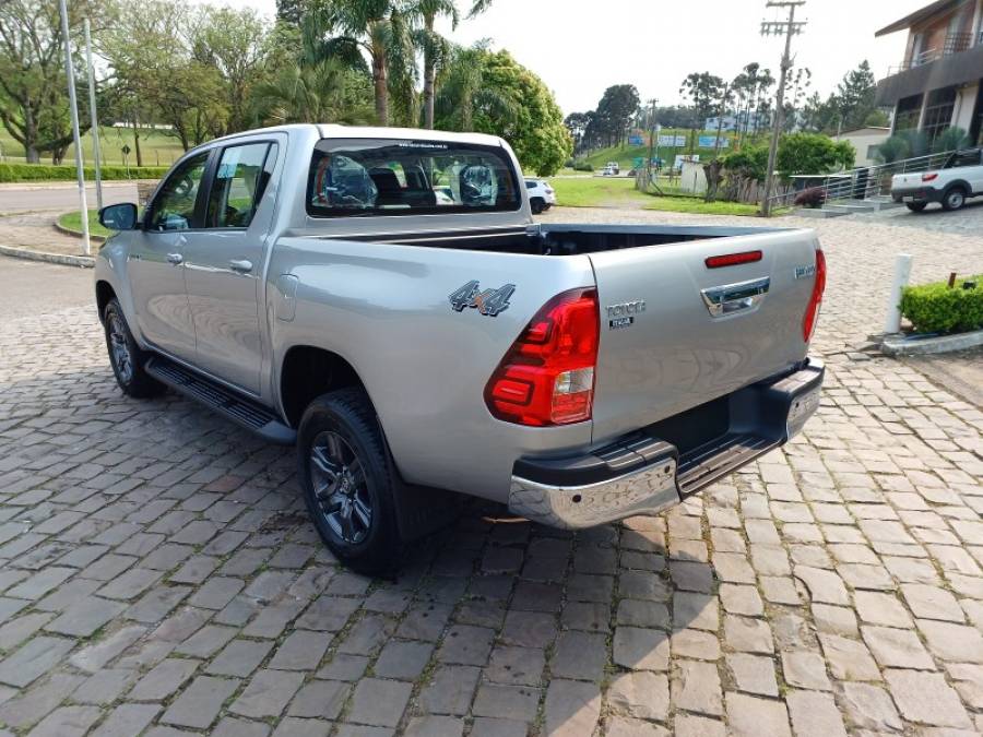 TOYOTA - HILUX - 2024/2024 - Prata - Sob Consulta