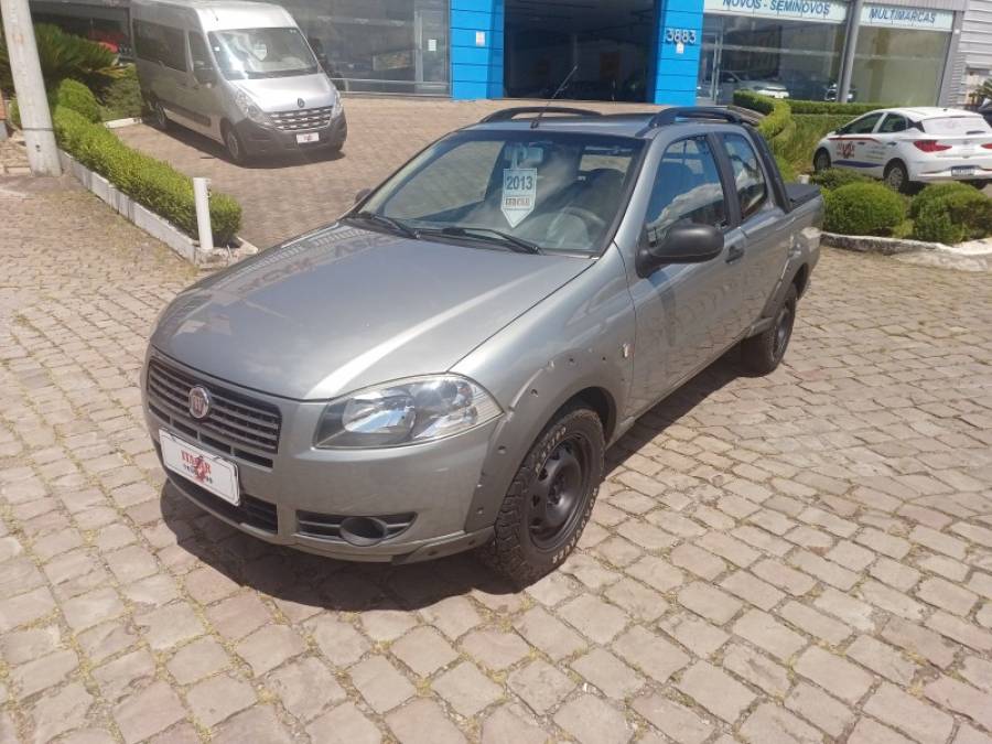 FIAT - STRADA - 2013/2013 - Cinza - R$ 49.990,00