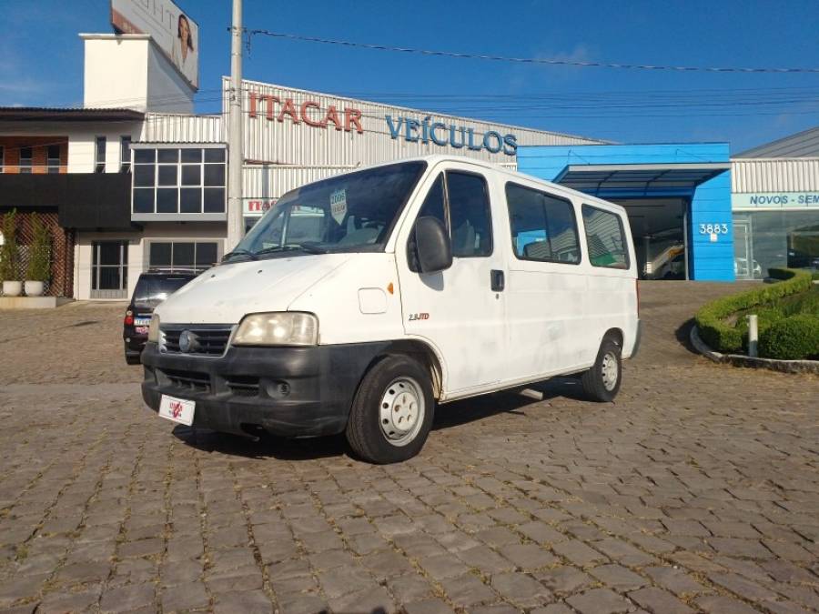 FIAT - DUCATO - 2005/2006 - Branca - R$ 32.000,00