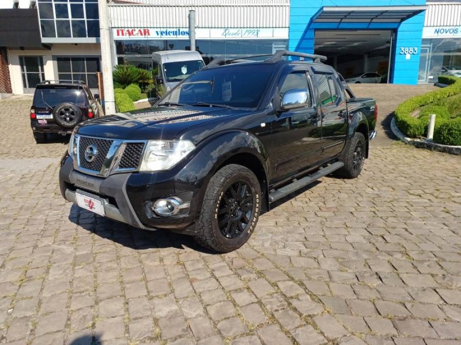 NISSAN - FRONTIER - 2013/2014 - Preta - R$ 99.990,00