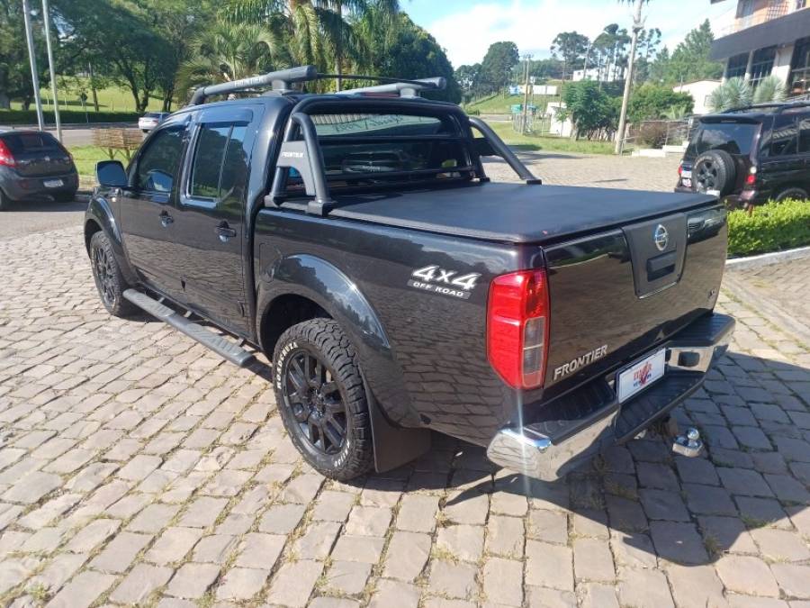 NISSAN - FRONTIER - 2013/2014 - Preta - R$ 99.990,00