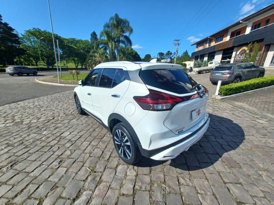 NISSAN - KICKS - 2021/2022 - Branca - R$ 109.990,00