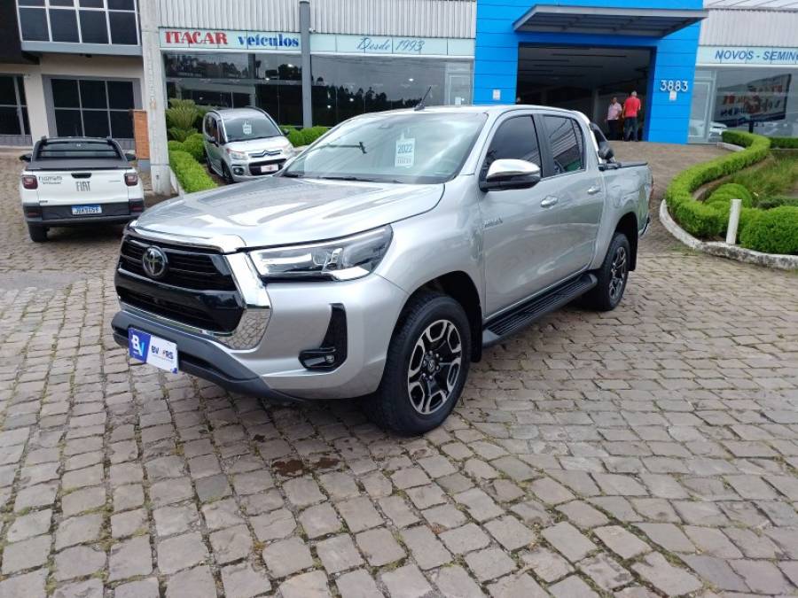 TOYOTA - HILUX - 2021/2022 - Prata - R$ 255.000,00