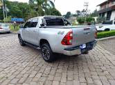 TOYOTA - HILUX - 2021/2022 - Prata - R$ 255.000,00