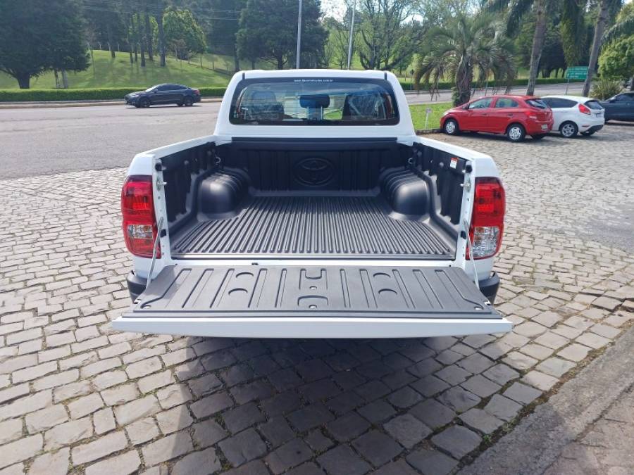 TOYOTA - HILUX - 2024/2024 - Branca - Sob Consulta