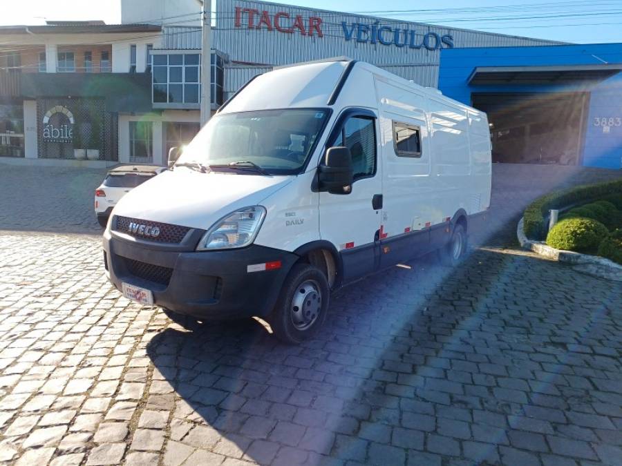 IVECO - DAILY - 2014/2014 - Branca - R$ 350.000,00