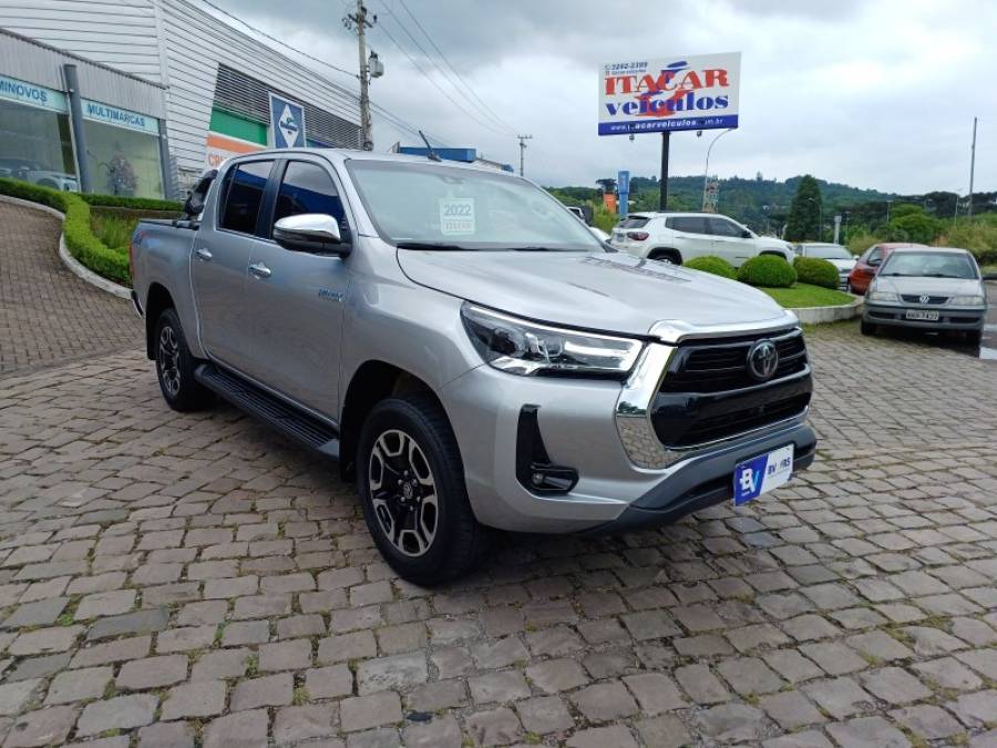 TOYOTA - HILUX - 2021/2022 - Prata - R$ 255.000,00