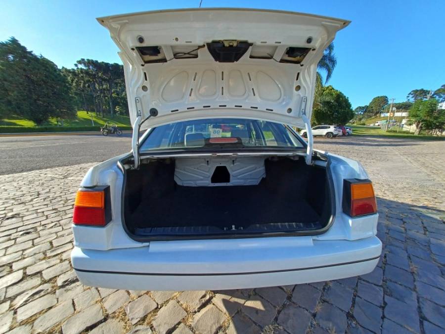 VOLKSWAGEN - SANTANA - 1996/1996 - Branca - R$ 27.000,00