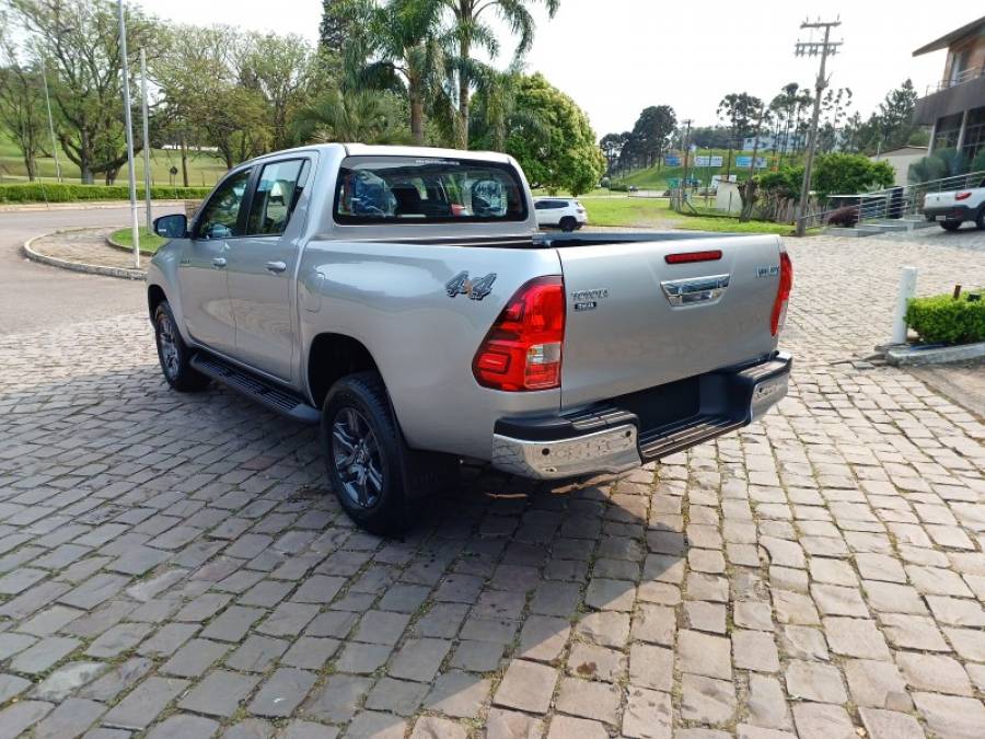 TOYOTA - HILUX - 2024/2024 - Prata - Sob Consulta