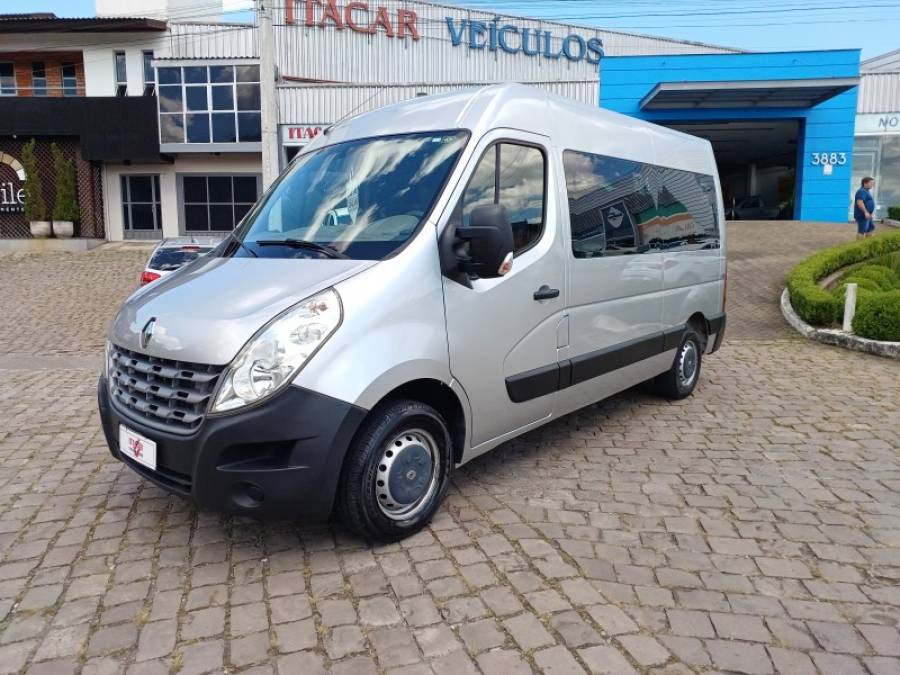 RENAULT - MASTER - 2015/2016 - Prata - R$ 149.999,00