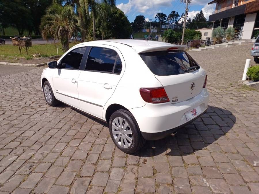 VOLKSWAGEN - GOL - 2012/2013 - Branca - R$ 38.000,00