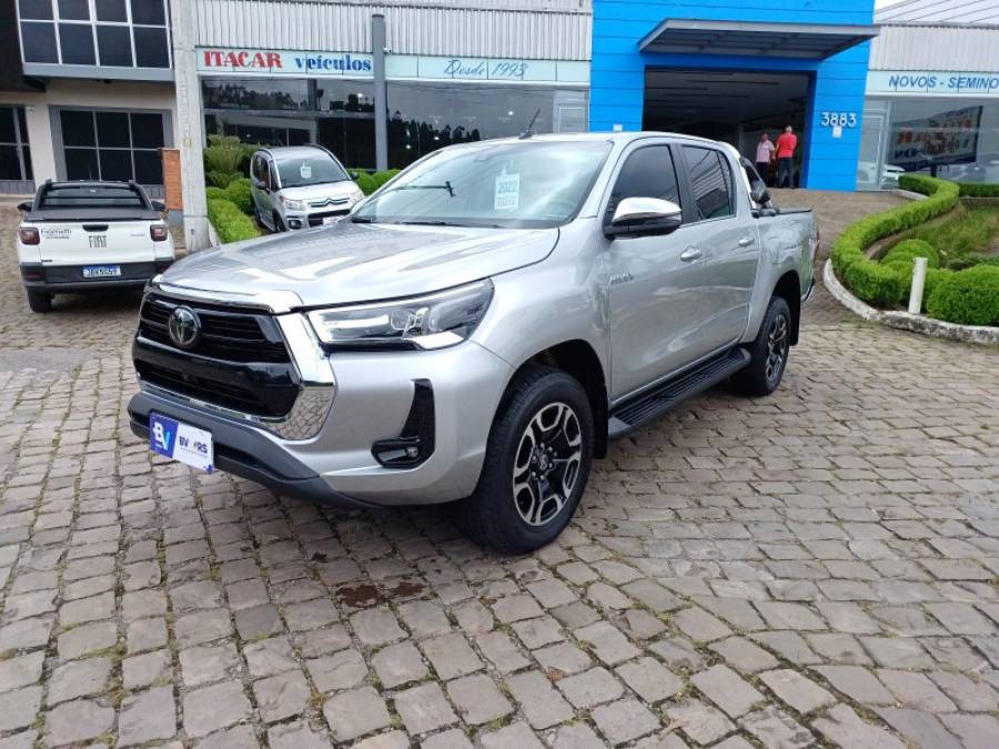 TOYOTA - HILUX - 2021/2022 - Prata - R$ 255.000,00