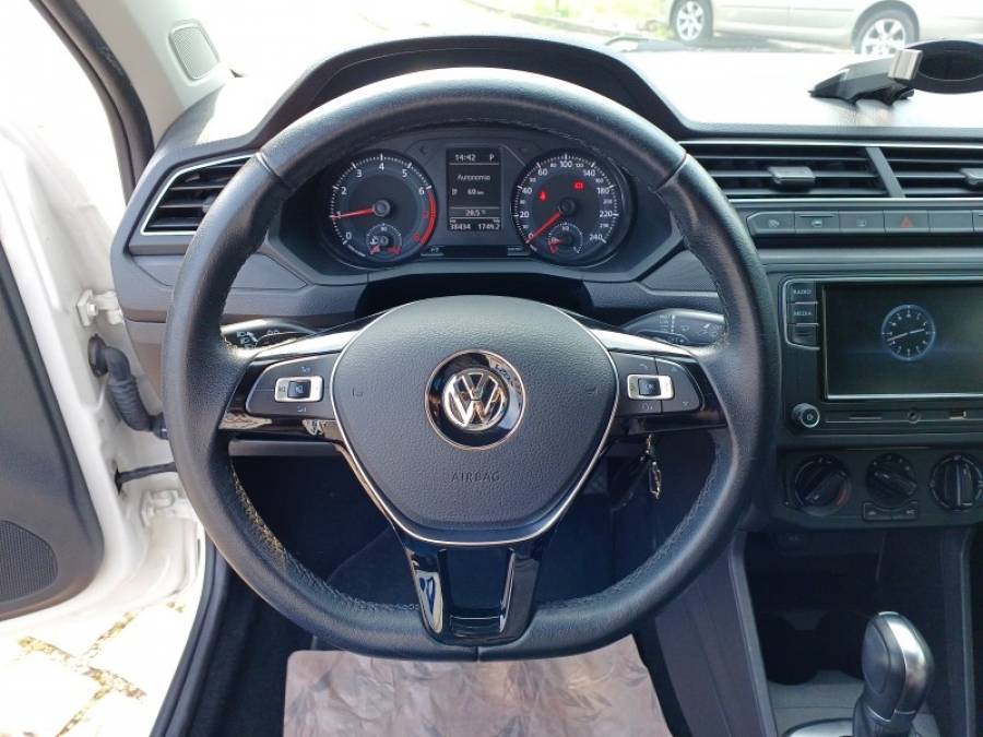 VOLKSWAGEN - VOYAGE - 2020/2021 - Branca - R$ 67.990,00