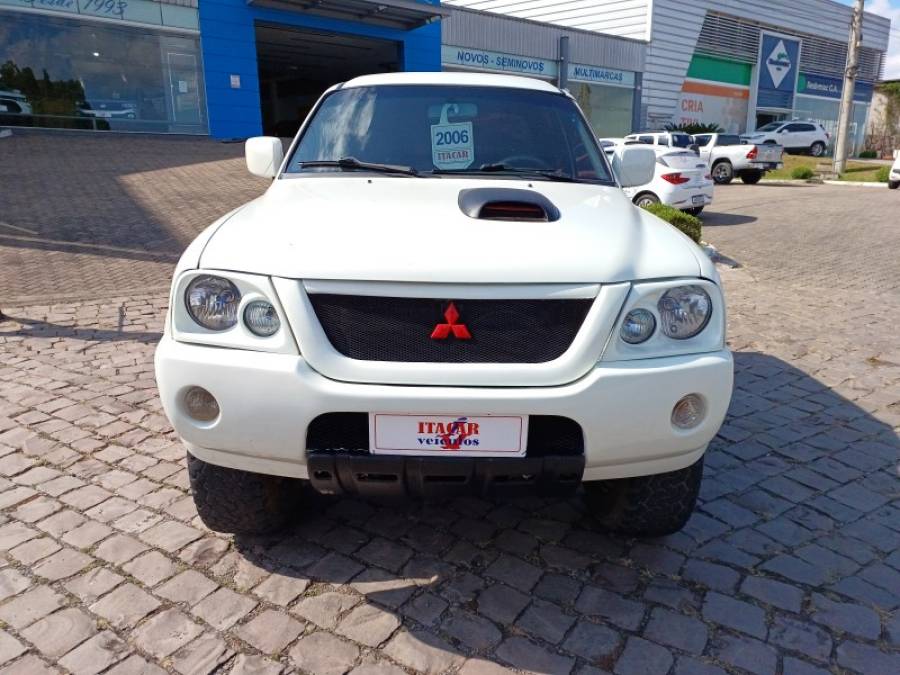 MITSUBISHI - L200 - 2006/2006 - Branca - R$ 42.000,00