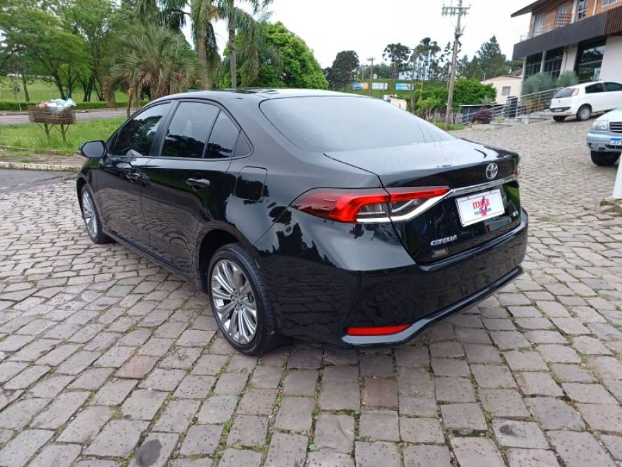 TOYOTA - COROLLA - 2021/2022 - Preta - R$ 129.990,00