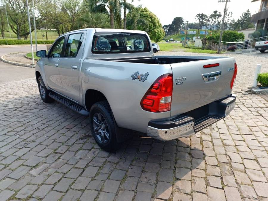 TOYOTA - HILUX - 2024/2024 - Prata - Sob Consulta