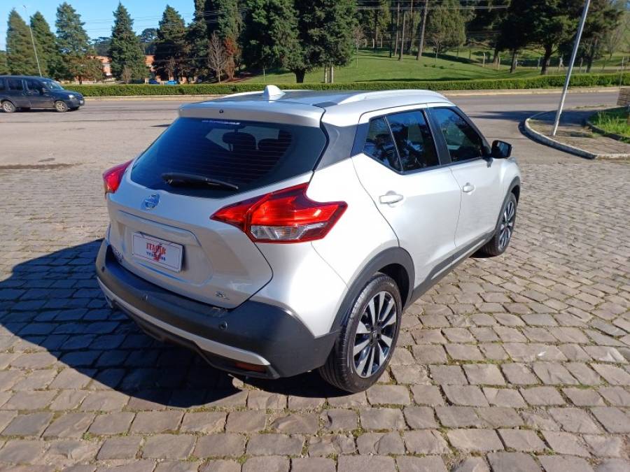 NISSAN - KICKS - 2016/2017 - Prata - R$ 82.990,00