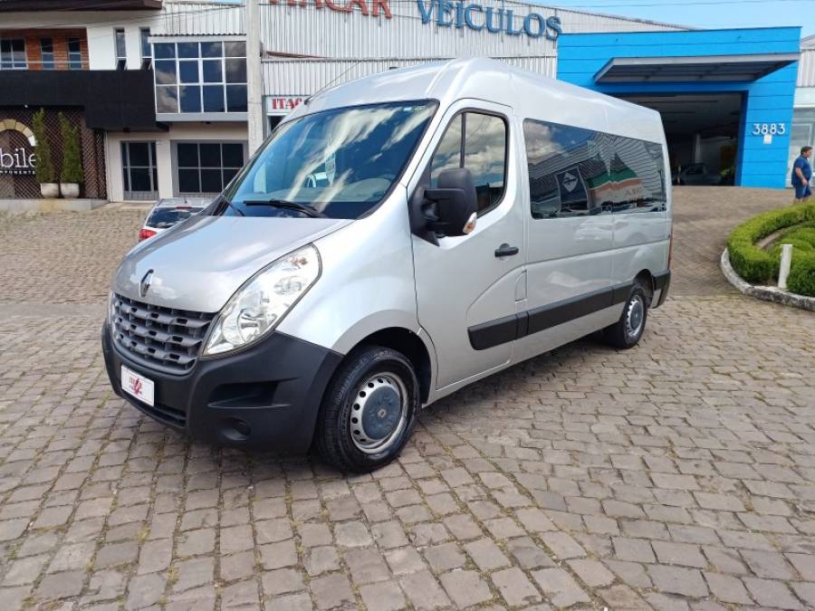 RENAULT - MASTER - 2015/2016 - Prata - R$ 149.999,00