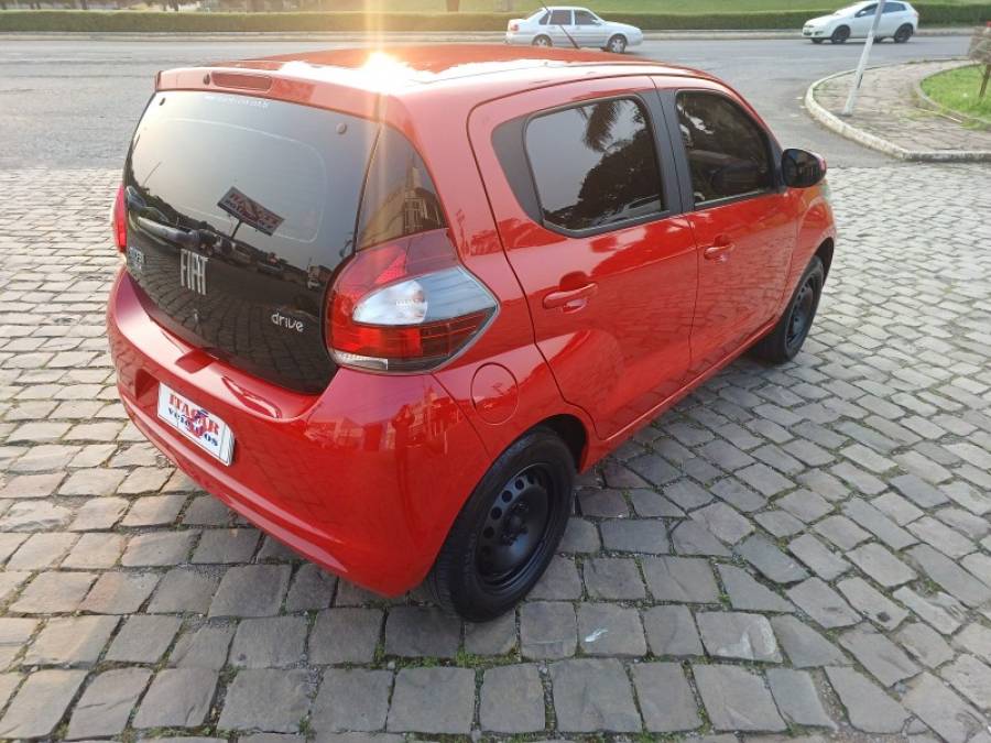 FIAT - MOBI - 2017/2018 - Vermelha - R$ 39.990,00