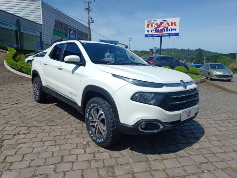 FIAT - TORO - 2016/2017 - Branca - R$ 88.990,00