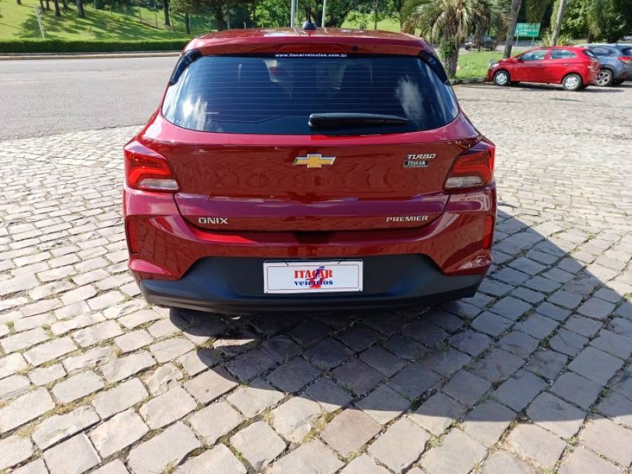 CHEVROLET - ONIX - 2022/2023 - Vermelha - R$ 99.990,00