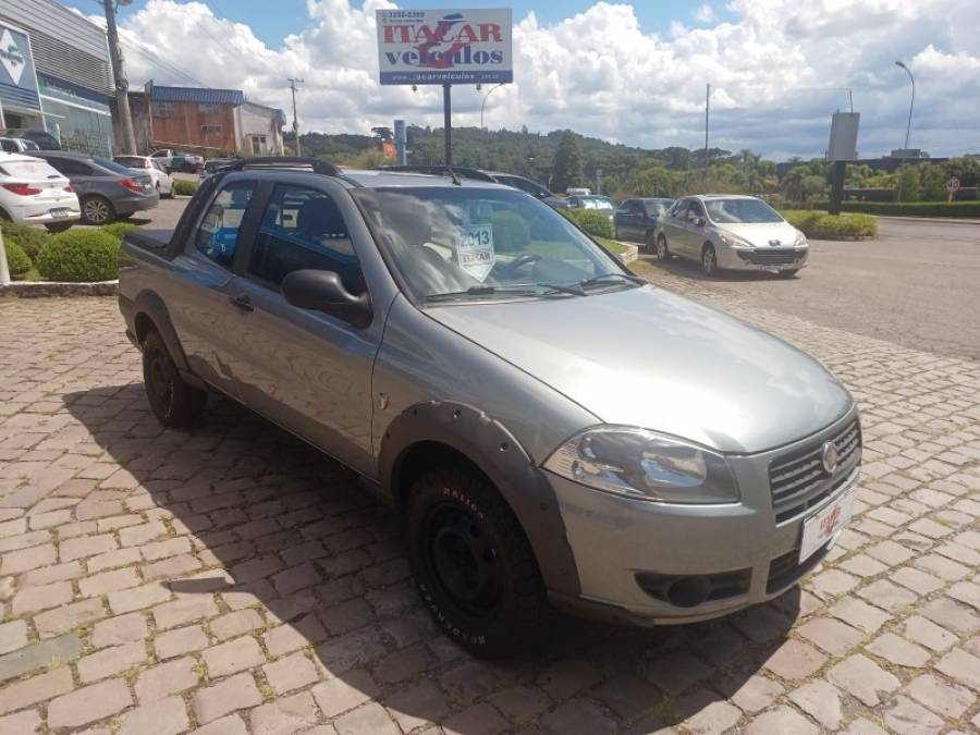 FIAT - STRADA - 2013/2013 - Cinza - R$ 49.990,00