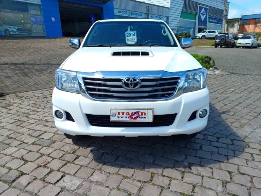 TOYOTA - HILUX - 2014/2014 - Branca - R$ 147.000,00