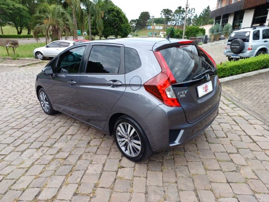 HONDA - FIT - 2014/2015 - Cinza - R$ 65.000,00