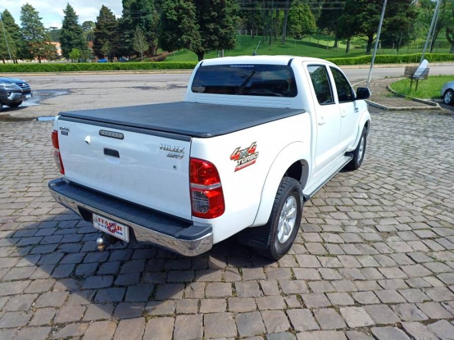 TOYOTA - HILUX - 2014/2014 - Branca - R$ 147.000,00