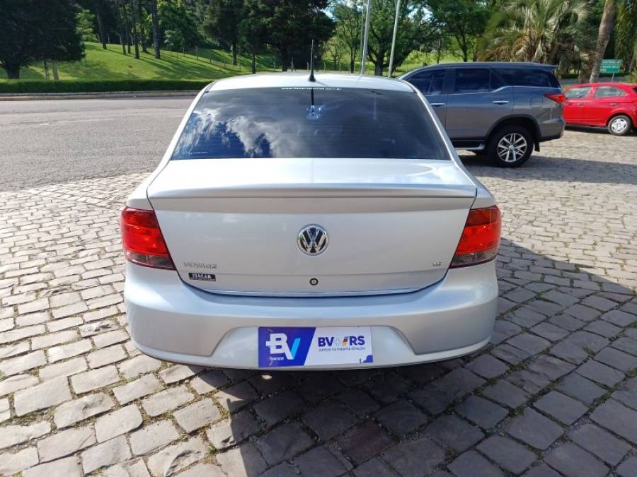 VOLKSWAGEN - VOYAGE - 2011/2012 - Branca - R$ 28.000,00