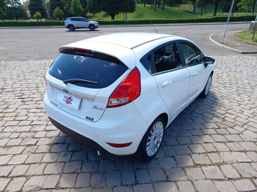 FORD - FIESTA - 2017/2017 - Branca - R$ 63.000,00