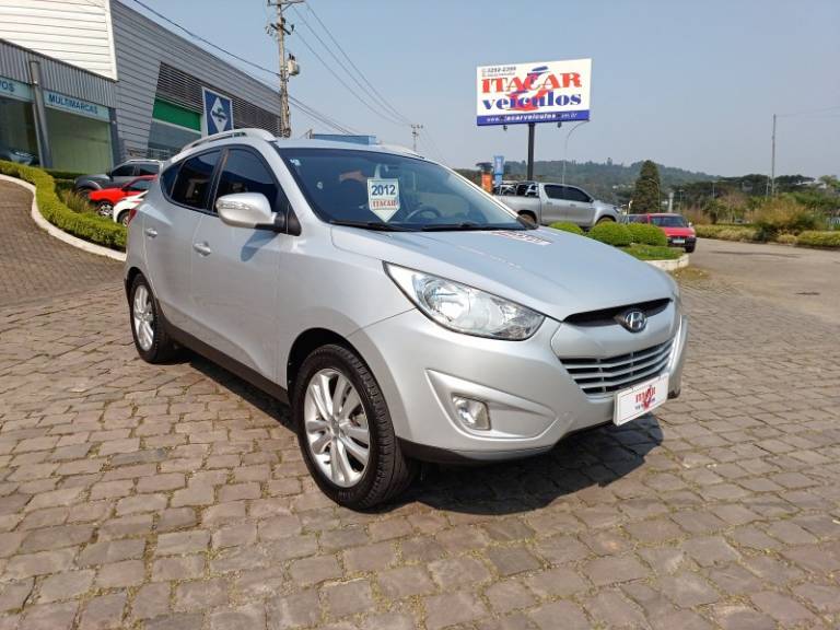 HYUNDAI - IX35 - 2011/2012 - Prata - R$ 63.990,00