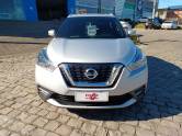 NISSAN - KICKS - 2016/2017 - Prata - R$ 82.990,00