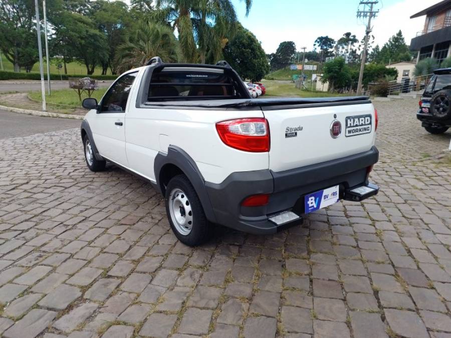 FIAT - STRADA - 2019/2020 - Branca - R$ 60.000,00