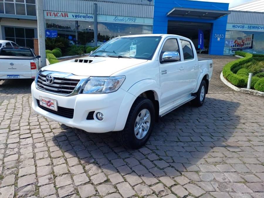 TOYOTA - HILUX - 2014/2014 - Branca - R$ 147.000,00