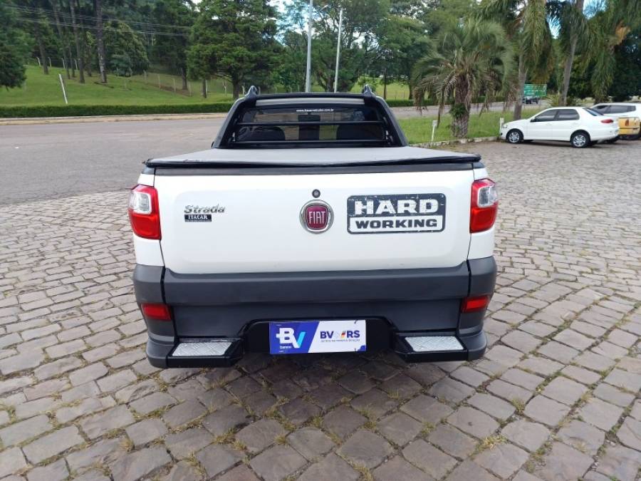 FIAT - STRADA - 2019/2020 - Branca - R$ 60.000,00