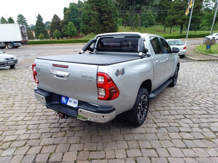 TOYOTA - HILUX - 2021/2022 - Prata - R$ 255.000,00