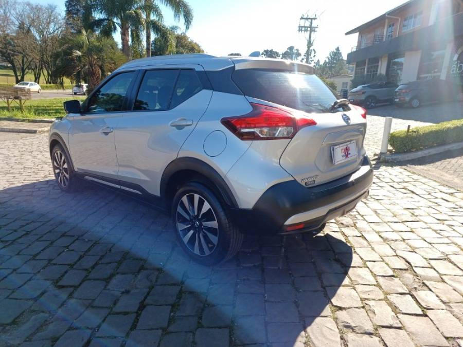 NISSAN - KICKS - 2016/2017 - Prata - R$ 82.990,00