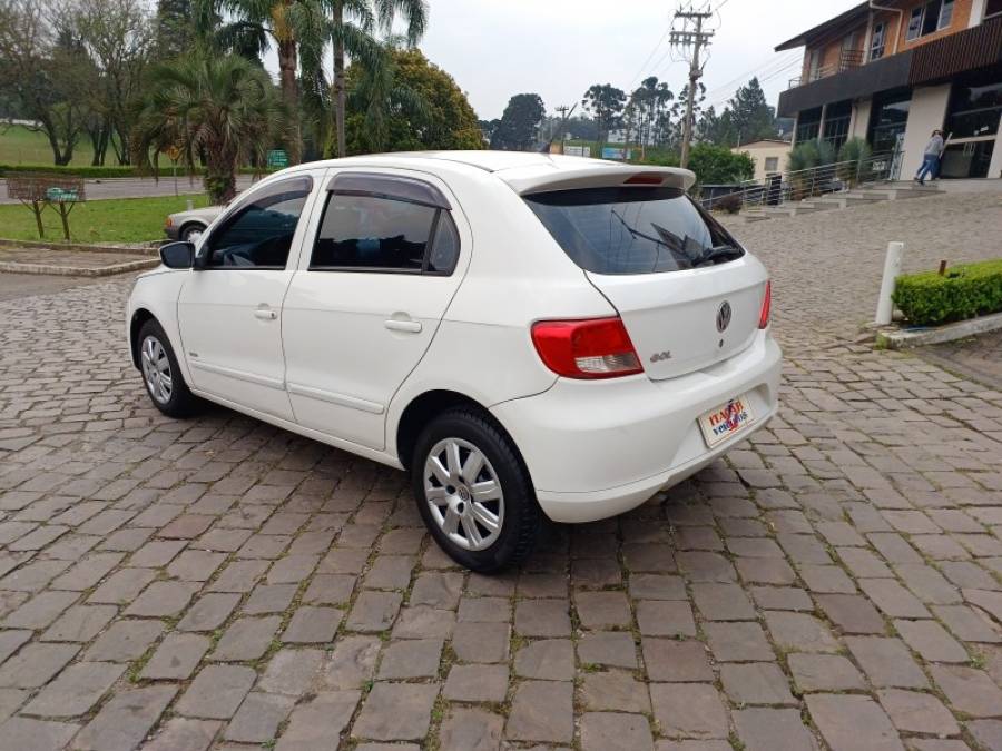 VOLKSWAGEN - GOL - 2010/2011 - Branca - R$ 21.000,00