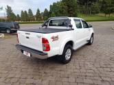 TOYOTA - HILUX - 2014/2015 - Branca - R$ 145.000,00