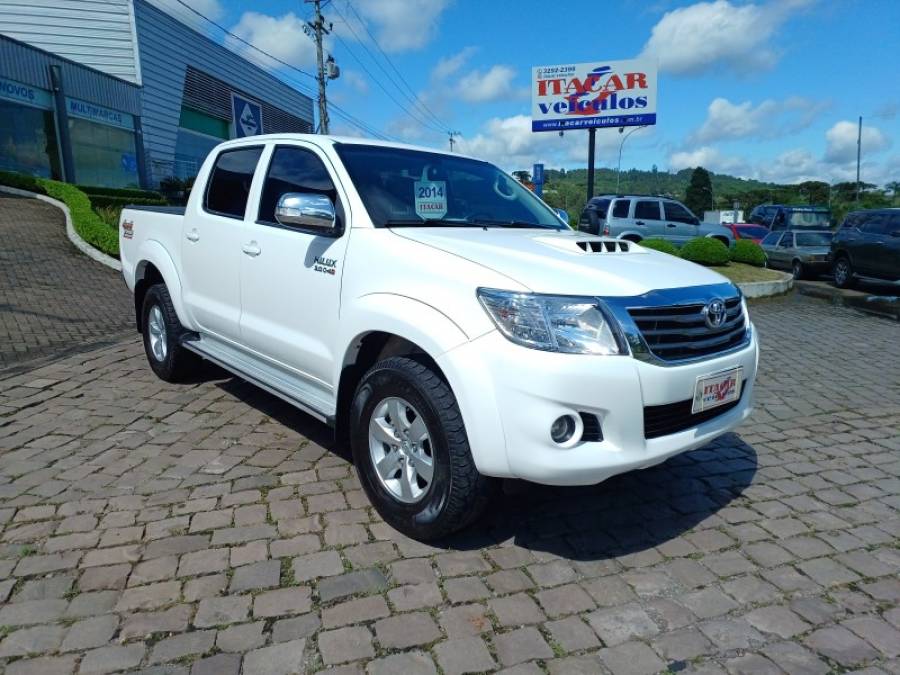 TOYOTA - HILUX - 2014/2014 - Branca - R$ 147.000,00