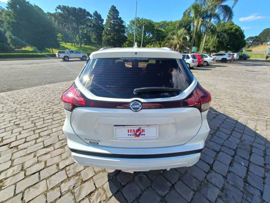 NISSAN - KICKS - 2021/2022 - Branca - R$ 109.990,00