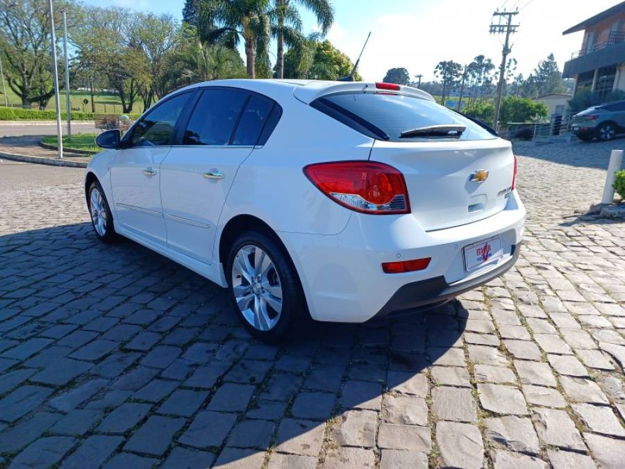 CHEVROLET - CRUZE - 2016/2016 - Branca - R$ 79.990,00