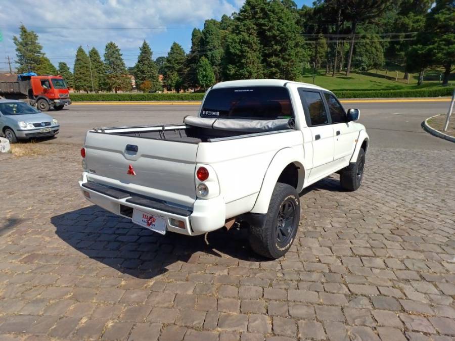 MITSUBISHI - L200 - 2006/2006 - Branca - R$ 42.000,00