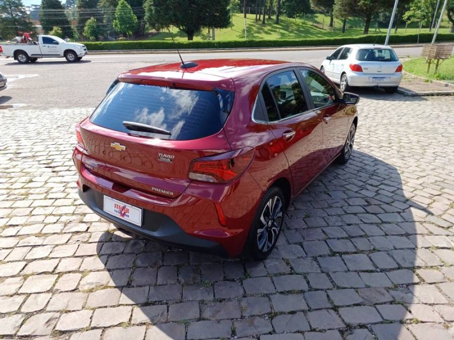 CHEVROLET - ONIX - 2022/2023 - Vermelha - R$ 99.990,00