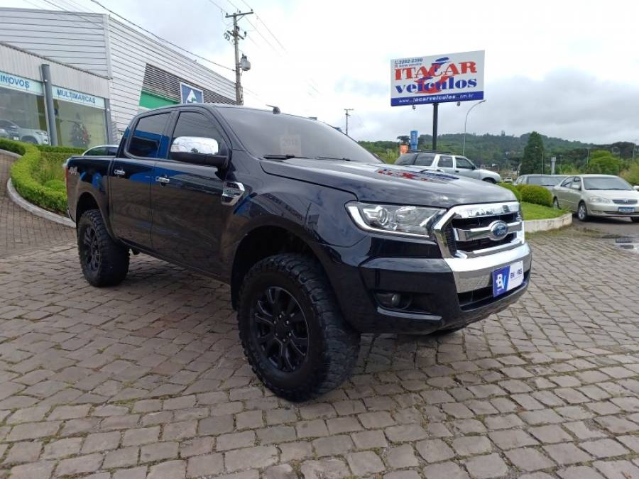 FORD - RANGER - 2017/2018 - Preta - R$ 139.990,00