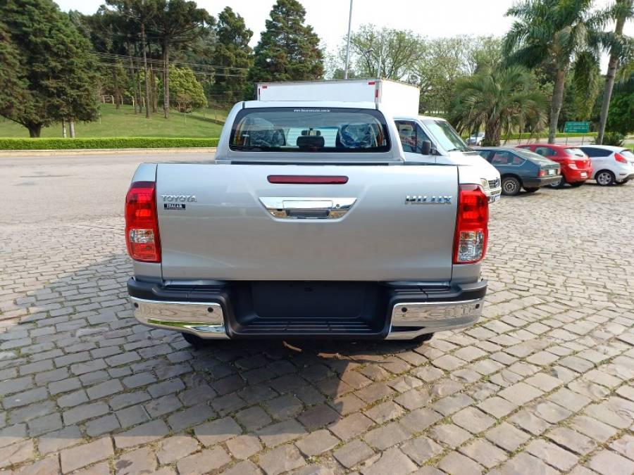 TOYOTA - HILUX - 2024/2024 - Prata - Sob Consulta